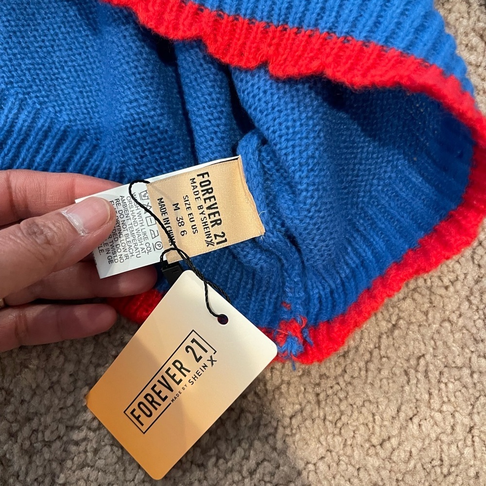 FOREVER 21 Junior Knitted Puff Sleeve Cherry crop Top - Picture 3 of 8